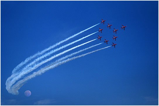 Red Arrows  (C) Mair