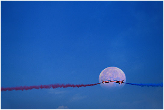 Red Arrows  (C) Mair