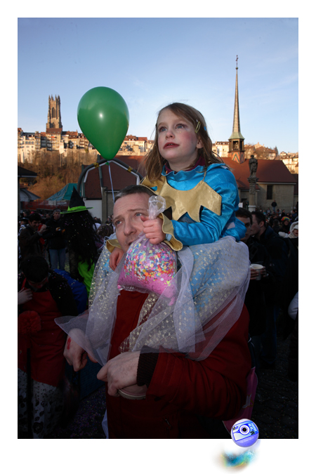 Complicit entre pre et fille ... (C) Mair Photographie