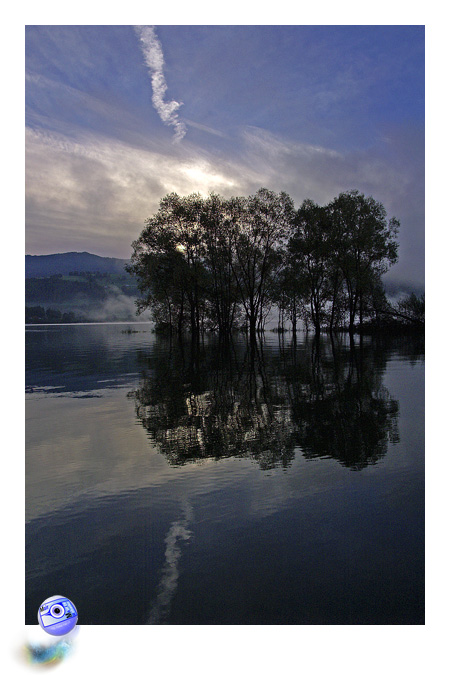 La lumire conjugue l'endroit et l'envers ... (C) Mair Photographie