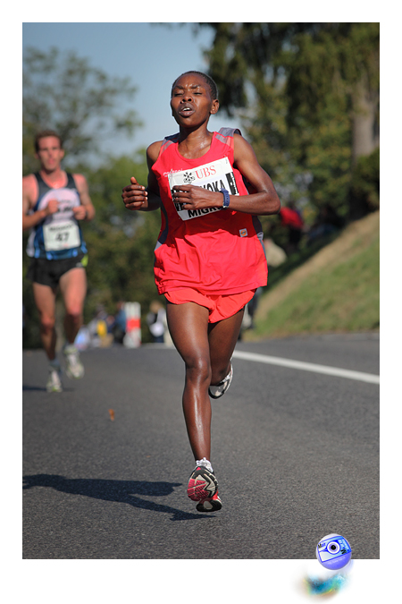 La gagnate, Helen Musyoka Helen, ne en 1987,Kenia, en  1 h 01 mn 29 s    ... (C) Mair Photographie