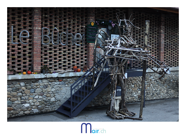 Un monstre garde le B�cher ... (C) Mair.ch